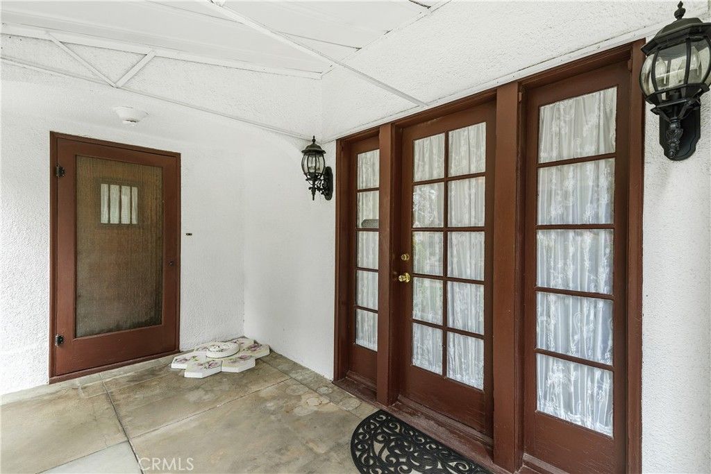 Photo of 24 N Buena Vista Street, Redlands, CA 92373 (MLS # IV25238220)