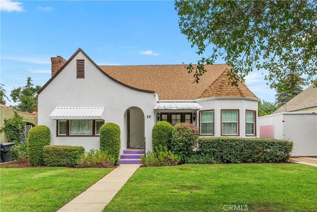Photo of 24 N Buena Vista Street, Redlands, CA 92373 (MLS # IV25238220)