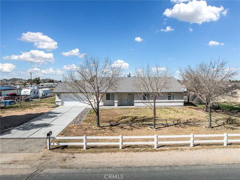 Photo of 14266 Kiowa Rd, Apple Valley, CA 92307 (MLS # HD26044665)