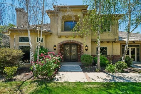 Photo of 31179 Pescado DR, Temecula, CA 92592 (MLS # DW26103374)