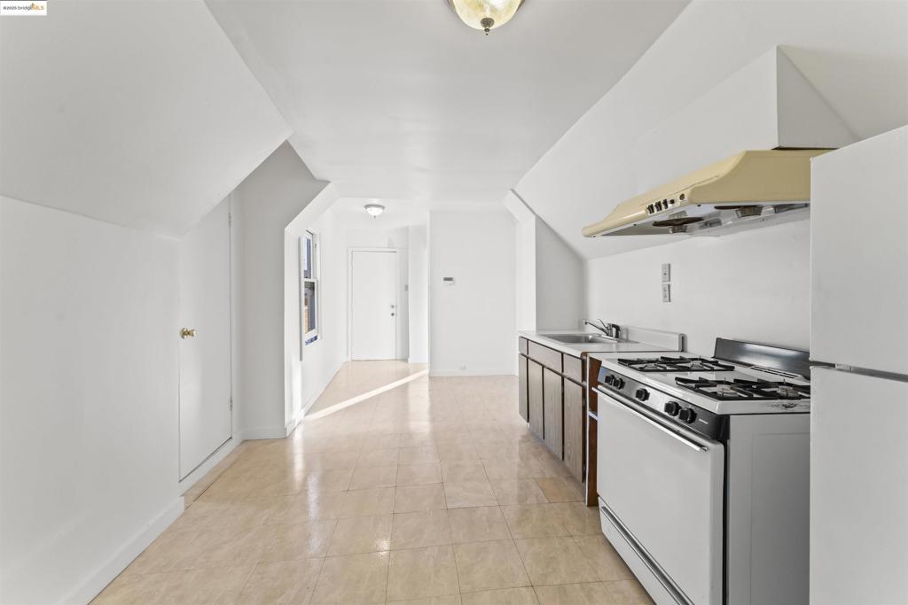 ALAMEDA COUNTY - Residential Income