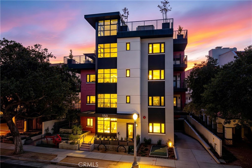 150 S Oak Knoll 103