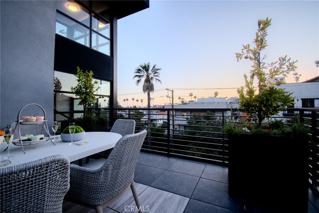 150 S Oak Knoll 103