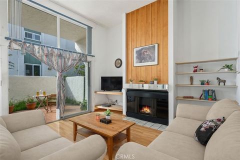 Photo of 4916 McConnell Avenue, Los Angeles, CA 90066 (MLS # SB26081409)