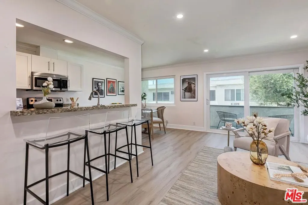 Los Angeles, California 90064, United States, 1 Bedroom Bedrooms, ,1 BathroomBathrooms,Residential,Active,179868