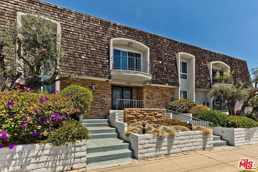 Photo of 2884 Sawtelle Boulevard #215, Los Angeles, CA 90064 (MLS # 25568677)