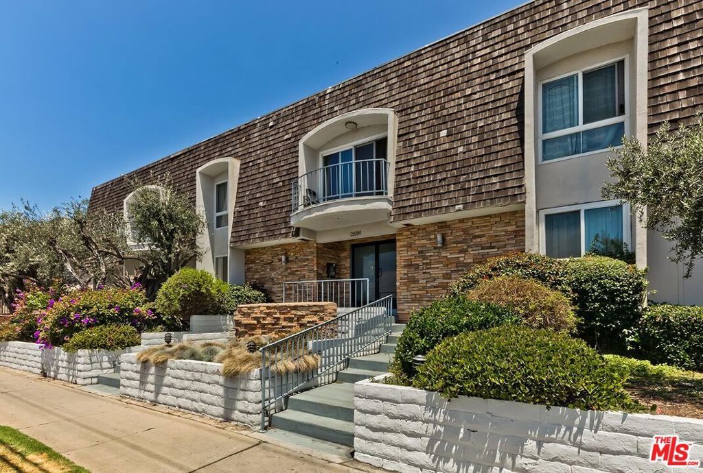 Photo of 2884 Sawtelle Boulevard #215, Los Angeles, CA 90064 (MLS # 25568677)