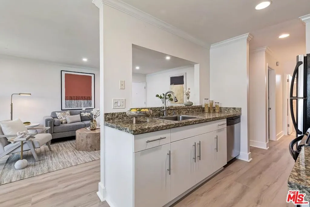 Los Angeles, California 90064, United States, 1 Bedroom Bedrooms, ,1 BathroomBathrooms,Residential,Active,179868