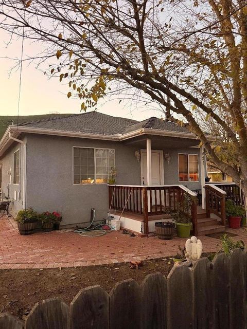 Photo of 1421 K Street, San Miguel, CA 93451 (MLS # ML82033902)