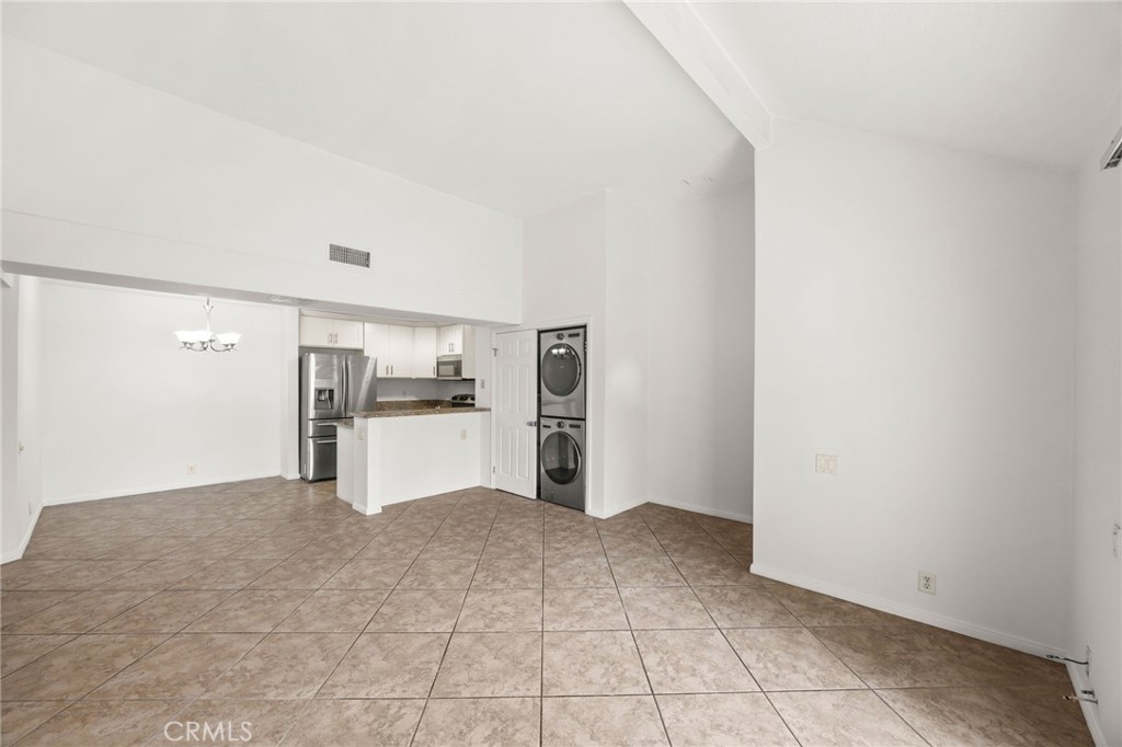 1400 W Edgehill Road 80