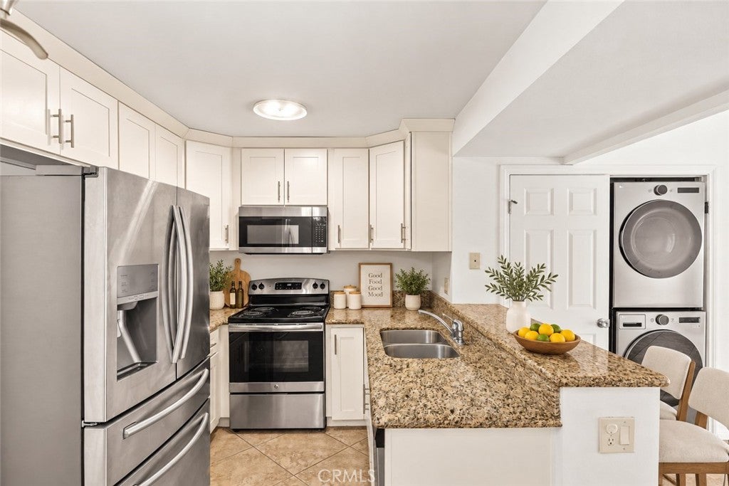 1400 W Edgehill Road 80