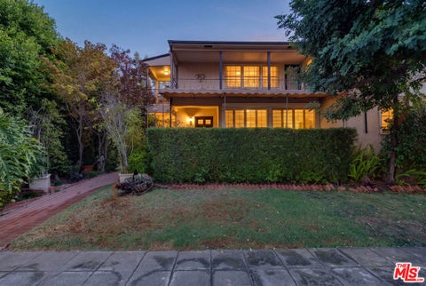 Photo of 11737 Bellagio Road, Los Angeles, CA 90049 (MLS # 26902413)