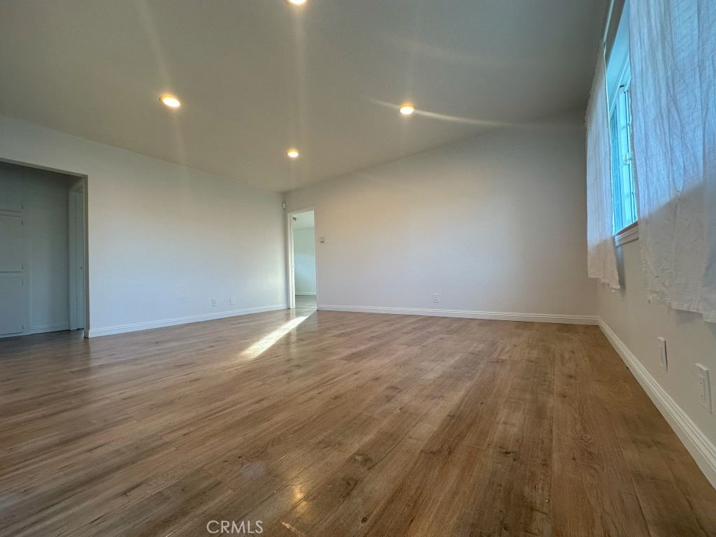 5582 Newman Street