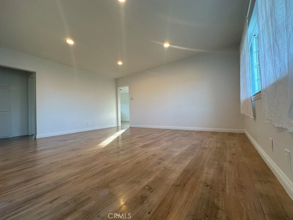5582 Newman Street