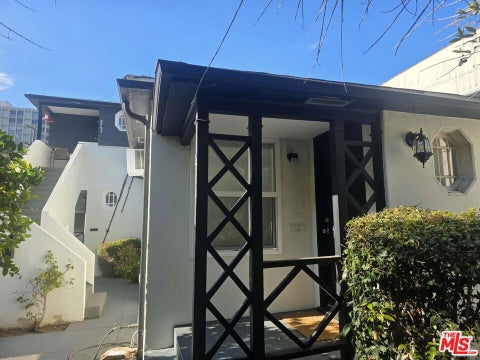 Photo of 4331 Avocado Street, Los Angeles, CA 90027 (MLS # 26875801)