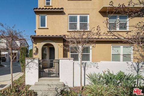 Photo of 281 N Mar Vista Avenue #19, Pasadena, CA 91106 (MLS # 25605699)
