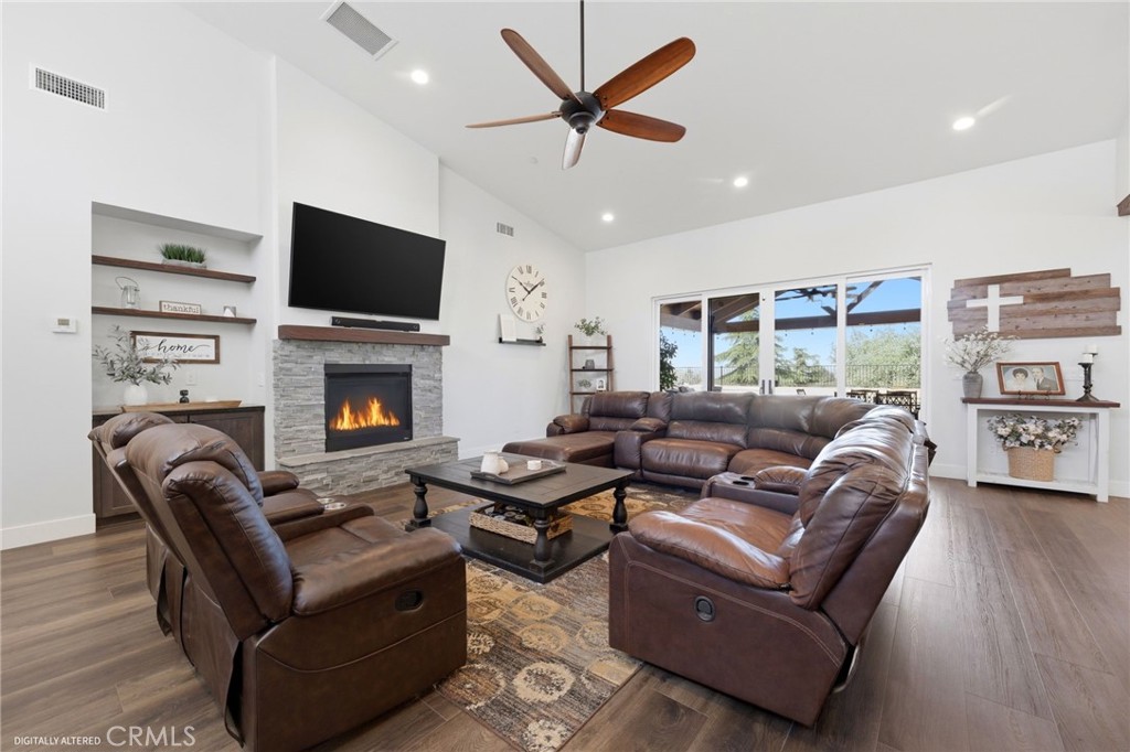 Yucaipa, California, 92399, United States, 3 Bedrooms Bedrooms, ,3 BathroomsBathrooms,Residential,Active,2042758