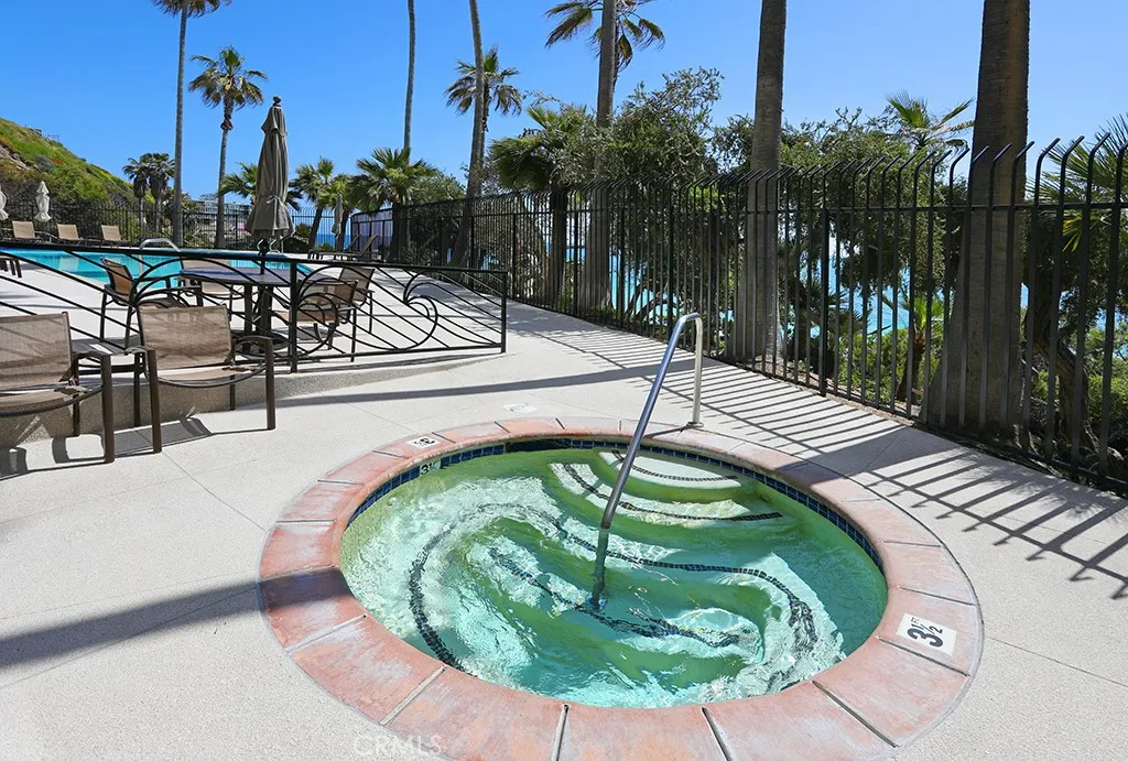 Laguna Beach, California 92651, United States, 2 Bedrooms Bedrooms, ,2 BathroomsBathrooms,Residential,Active,188193