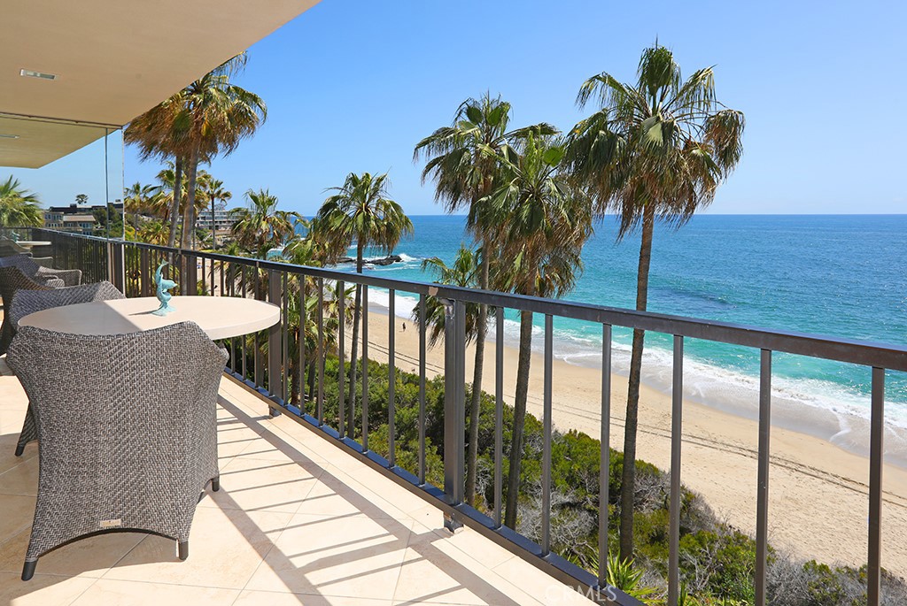 Laguna Royale (LAR) - Residential Lease