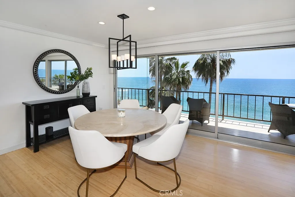 Laguna Beach, California 92651, United States, 2 Bedrooms Bedrooms, ,2 BathroomsBathrooms,Residential,Active,188193