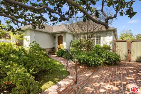 Photo of 10537 Rountree Road, Los Angeles, CA 90064 (MLS # 26673119)