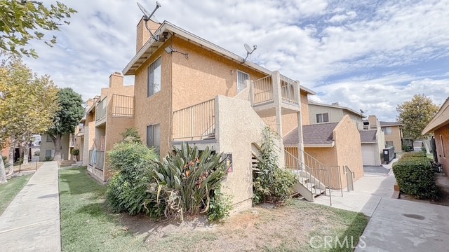 Gated Community condo. Top Floor. Nice 2 Beds and 2 baths. Community features beautiful grounds, mountain views, playground, and pool & spa. Great for first time buyer or investor. DO NOT BOTHER TENANTS.