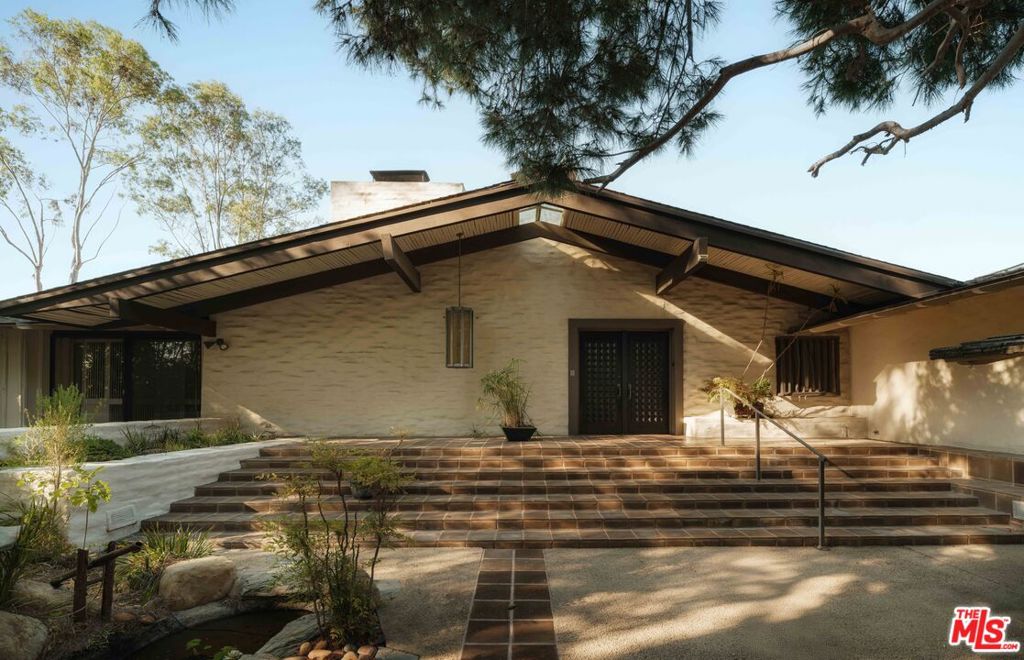 667 Ledo Way
