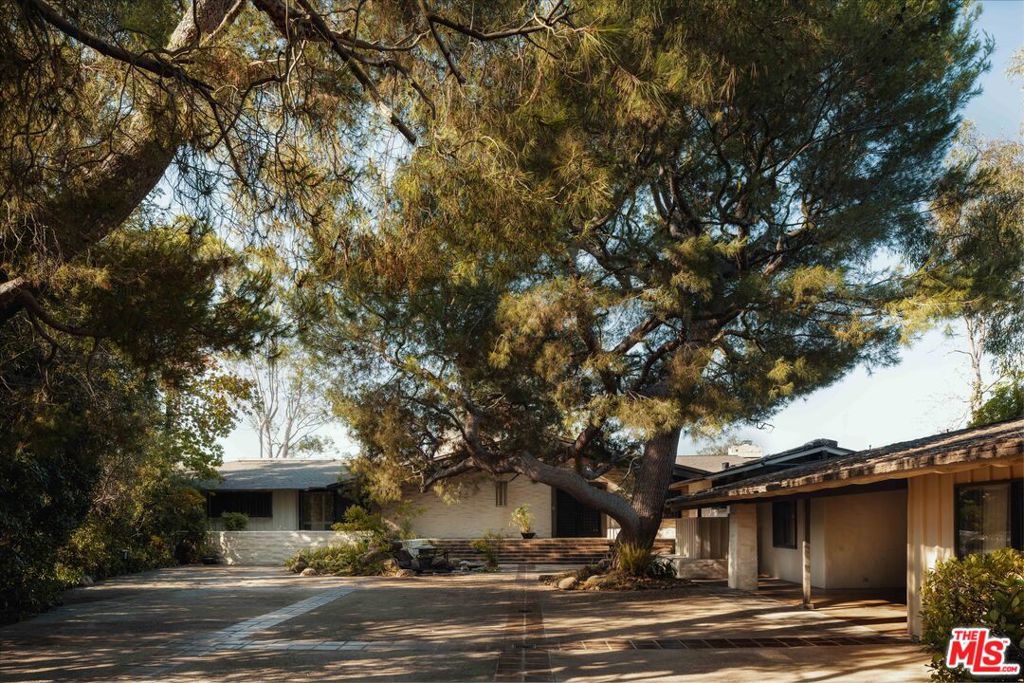 667 Ledo Way