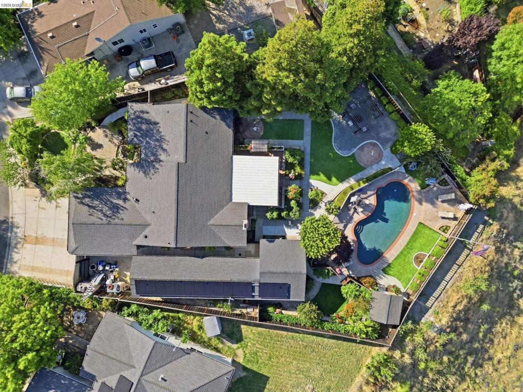 3309 Bluejay Dr