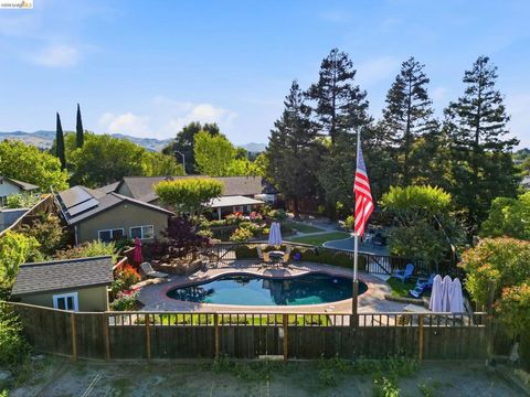 Photo of 3309 Bluejay Dr DR, Antioch, CA 94509 (MLS # 41133939)