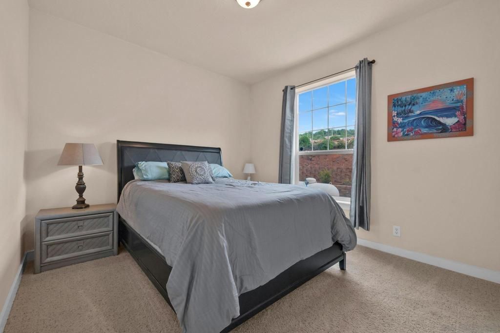 listing image 130724536083755540800