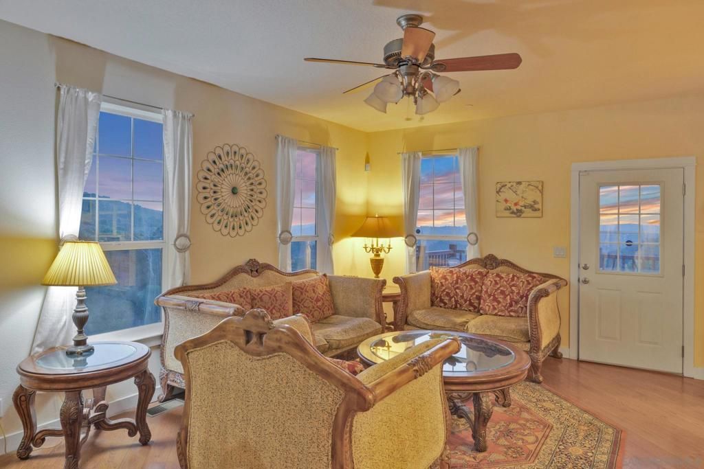 listing image 130723492073686697046