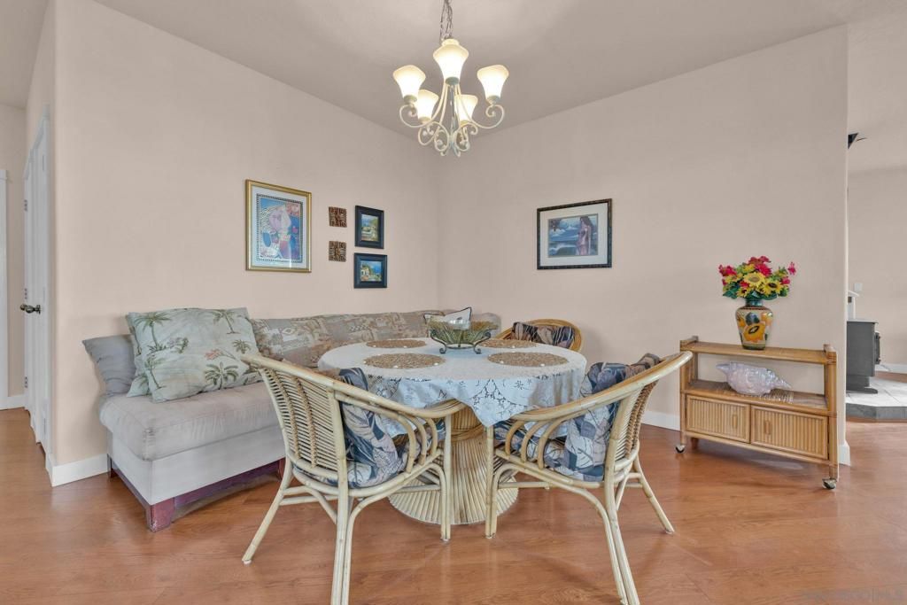 listing image 130720884138545690537