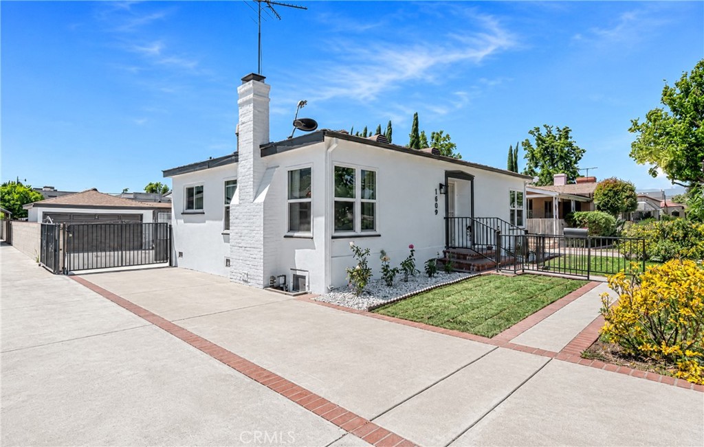 1609 S Sierra Vista