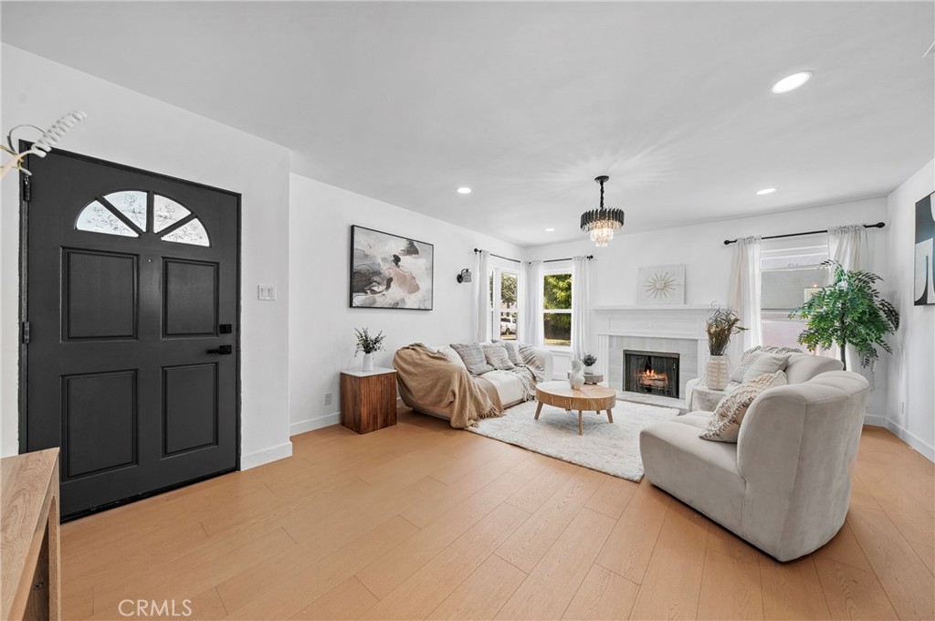 1609 S Sierra Vista