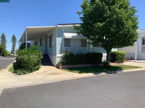 Photo of 267 Coral Dr., Pittsburg, CA 94565 (MLS # 41135027)