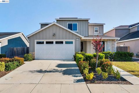 Photo of 2419 Gabriel Dr Dr, Merced, CA 95340 (MLS # 41126844)