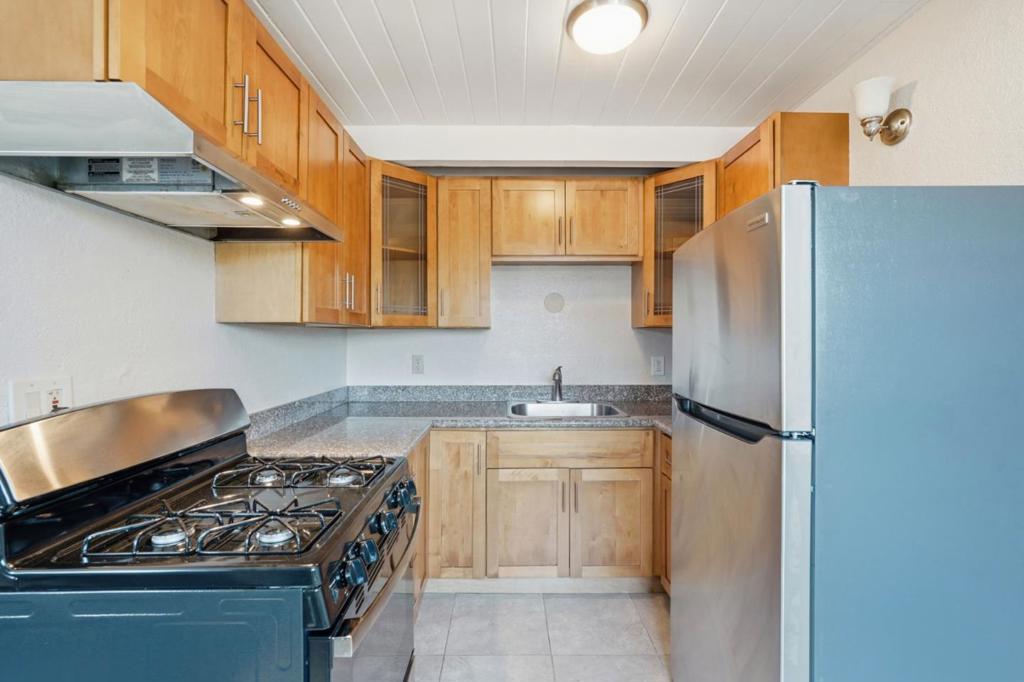 240 DUBOCE Avenue