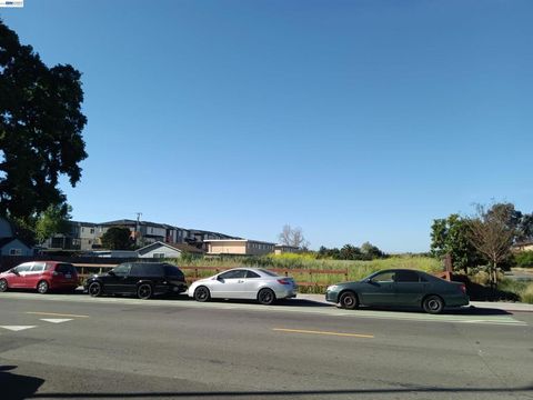 Photo of 29495 Dixon Street, Hayward, CA 94544 (MLS # 41128253)