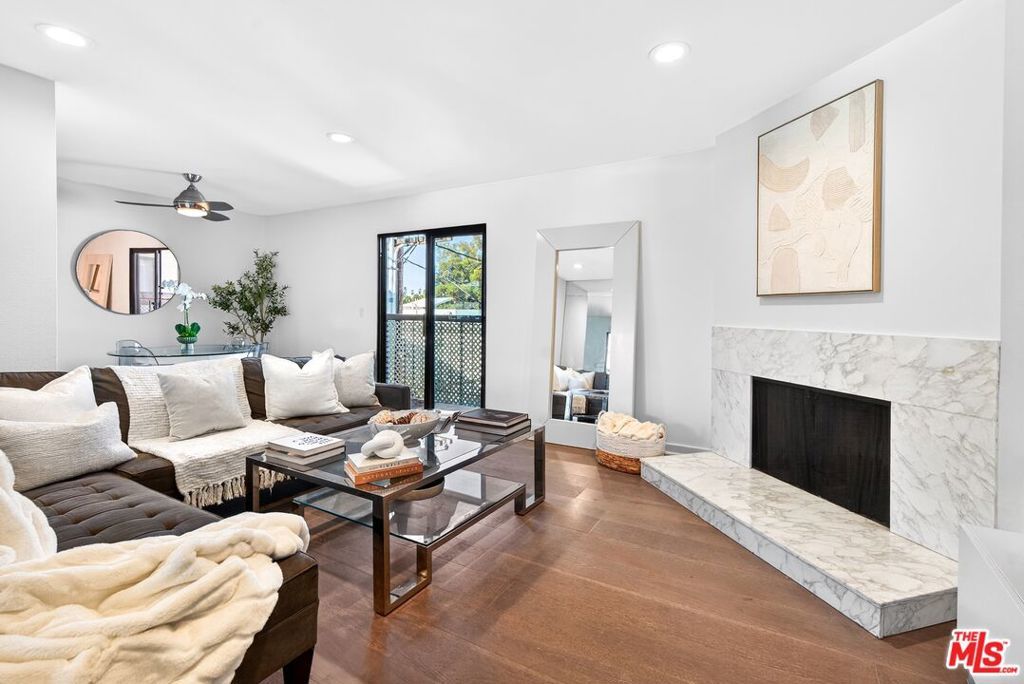 Photo of 848 Lincoln Boulevard #N, Santa Monica, CA 90403 (MLS # 26666609)
