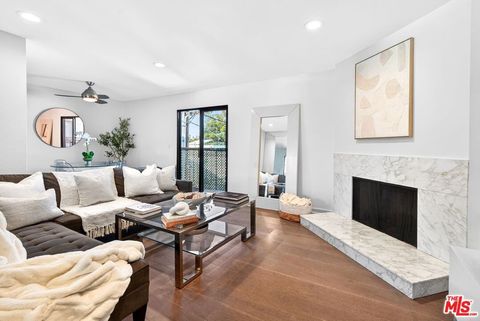 Photo of 848 Lincoln Boulevard #N, Santa Monica, CA 90403 (MLS # 26666609)