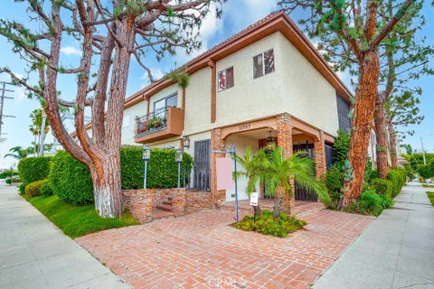 Photo of 11959 Nebraska Ave #204 Ave, Los Angeles, CA 90025 (MLS # OC26134313)
