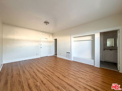Photo of 3309 S Main Street #6, Los Angeles, CA 90007 (MLS # 26643411)