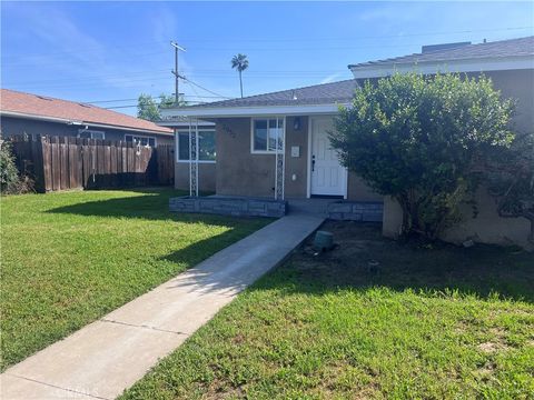 Photo of 2952 E Gettysburg Avenue, Fresno, CA 93726 (MLS # FR26084195)