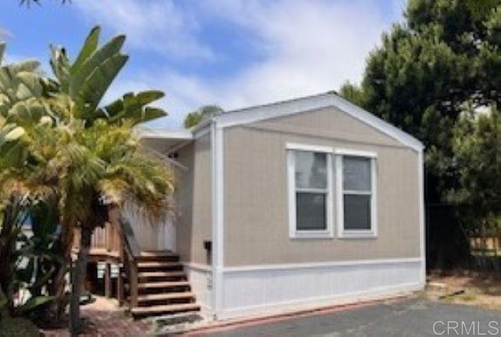 699 N Vulcan Avenue 35