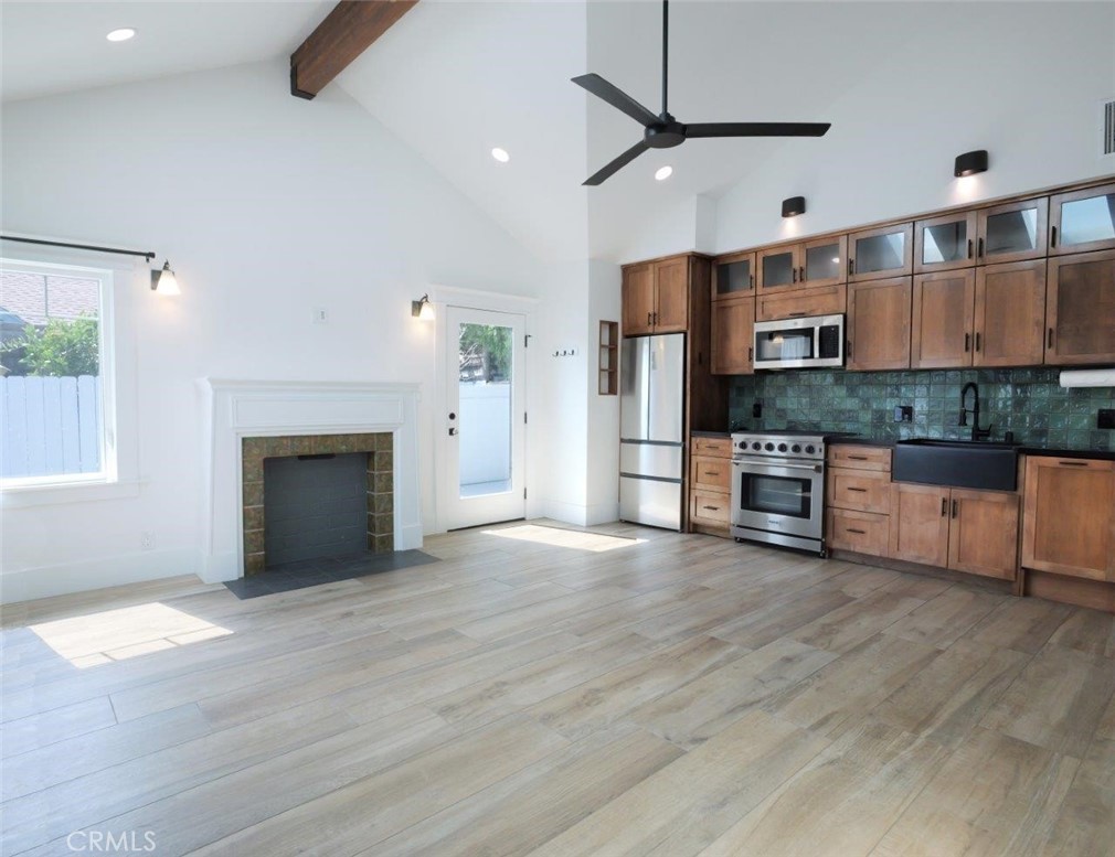 446 W 40th