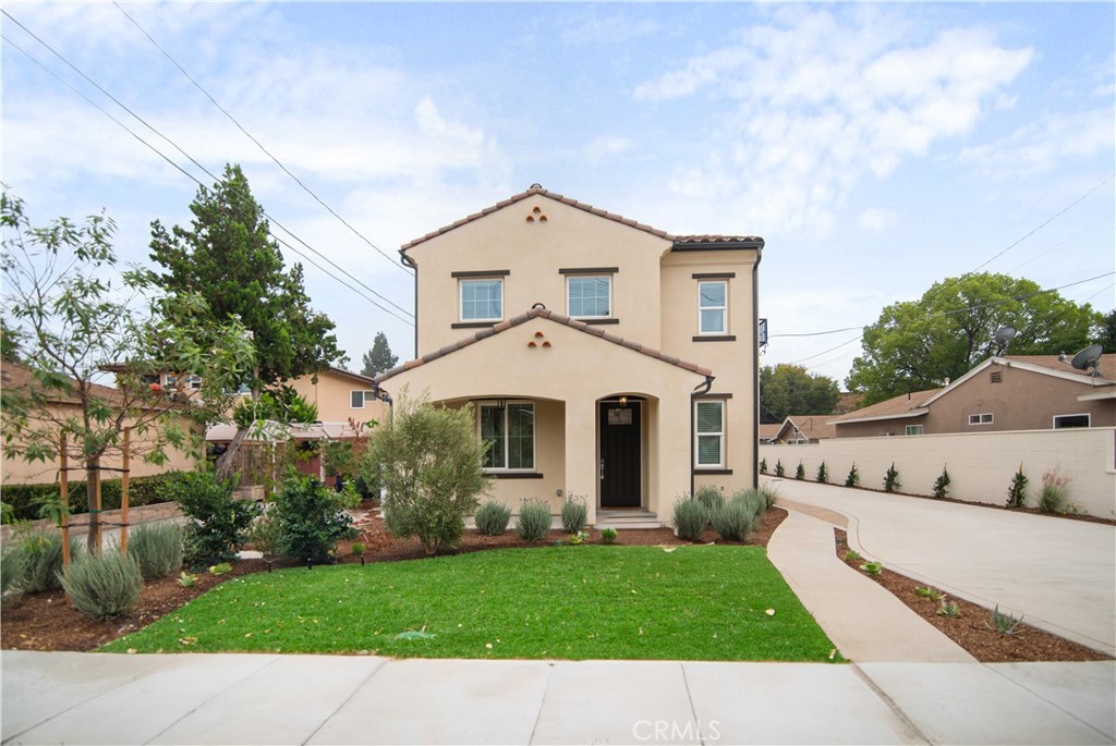 If you missed this property, the first time don't delay it closed escrow 1-24-2025 and is now up for sale again (absolutely no problems with the house buyer made other plans and this home has been very lightly lived in).
Almost New Bowden Development built Townhouse style condominium. Front unit #A features open floor plan with living room and dining area just off the stylish kitchen boasting stainless steel appliances, quartz countertops with tiled backsplash and Shaker Style Cabinets. Convenient downstairs powder room and direct access to the 2 Car garage are a plus. Upstairs features include spacious primary suite with dual sinks and walk-in closet plus 2 additional bedrooms and another full bath Jack & Jill style and an individual laundry room with cabinet space. Additional amenities include central air and heat, recessed lighting, ceiling fans and carpet in bedrooms, dual pane windows sliding door to private rear patio and vinyl fencing for privacy. Best of all fully paid Solar panel system. Light color pallet with great natural light and waterproof vinyl plank floors and professionally landscaped grounds makes this a must see and have now!
Pictures are from earlier this year, and the unit is currently not staged.
1,324 square foot interior built in 2024 $253.25 Monthly HOA