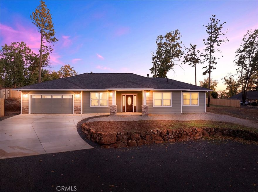 Spacious 3-Bedroom + Den in Prime Cul-de-Sac Location with Exceptional Amenities!
You’ll be amazed by everything this stunning home has to offer! Located at the end of a peaceful cul-de-sac, this spacious and well-appointed residence features 3 bedrooms plus a den or office, and a formal dining room—providing ample space for work, relaxation, and entertaining.
The open-concept floor plan centers around a spacious kitchen with quartz countertops, a large island with sink and eating space for several, a pantry, and abundant cabinet storage—perfect for any home chef. The adjoining living area includes a stacked stone gas fireplace, adding warmth and charm.
The primary suite is a luxurious retreat with a generous walk-in closet, double vanities, a soaking tub, separate shower, and private water closet. Every bedroom in the home features its own walk-in closet and en-suite or adjoining bath, offering privacy and comfort for all.
Additional highlights include:
• Den/office ideal for remote work or a guest space
• Extra-deep garage with space for a workbench or storage
• Covered back patio for outdoor living
• Large lot with room for a future pool, shop, or RV parking
Enjoy outdoor recreation just minutes away—including kayaking, fishing, water skiing, hiking, trails, and more—plus convenient access to local shopping and amenities.
This home truly offers the best of comfort, functionality, and location—don’t miss your chance to make it yours!