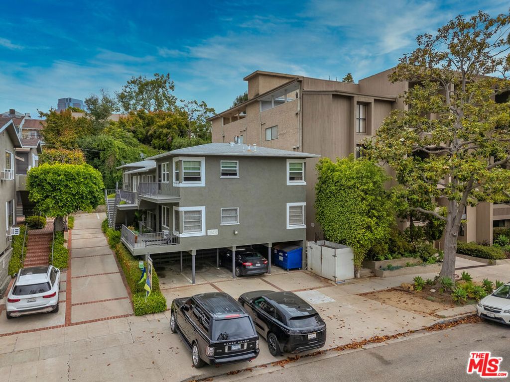 listing image 130720395638423807470