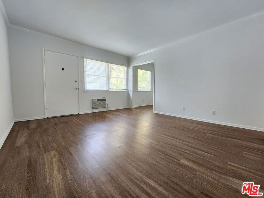 listing image 130724818879076137065
